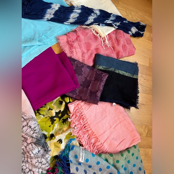 1️⃣3️⃣Lot of 13 Random Scarves-Varying Colors/Sizes/Brands/Materials/Conditions - Picture 6 of 17